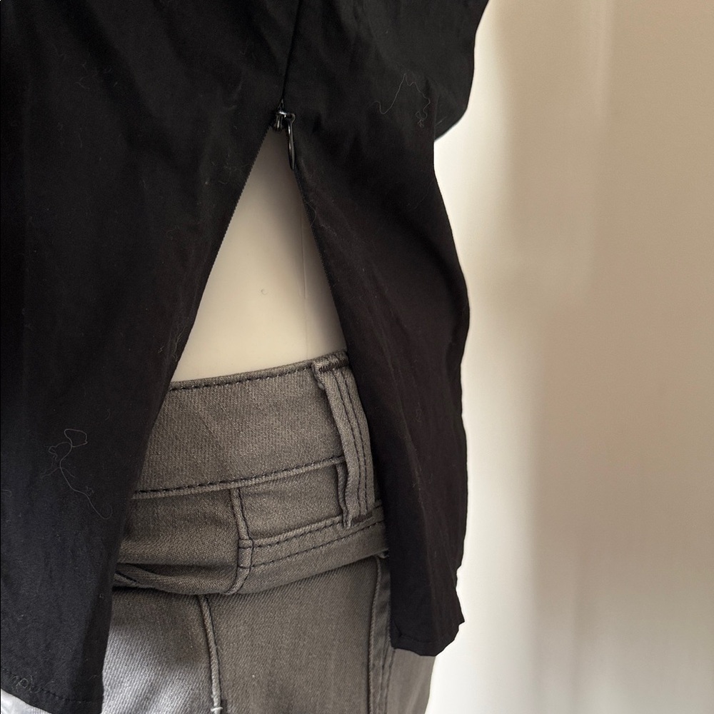 Black Ruffle Top - S - Picture 5 of 7